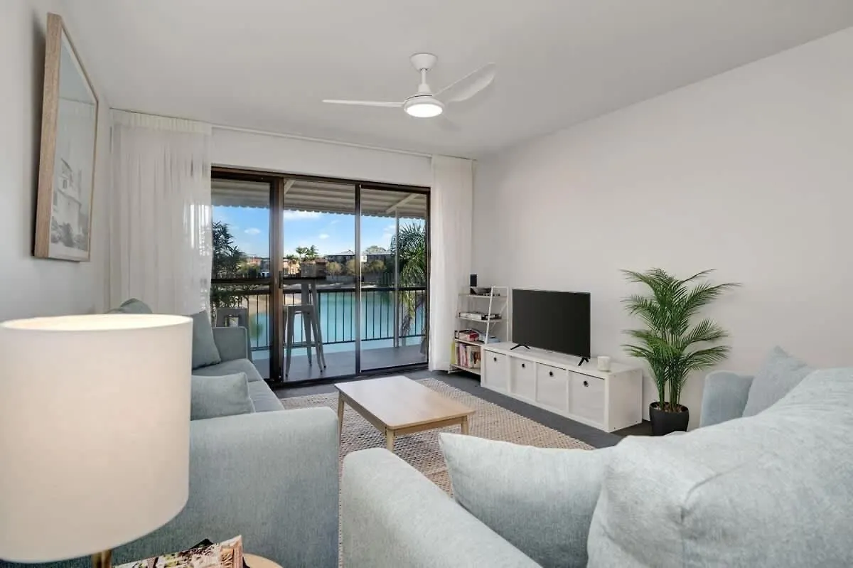 Breezy Waterfront Sanctuary In Central Mooloolaba