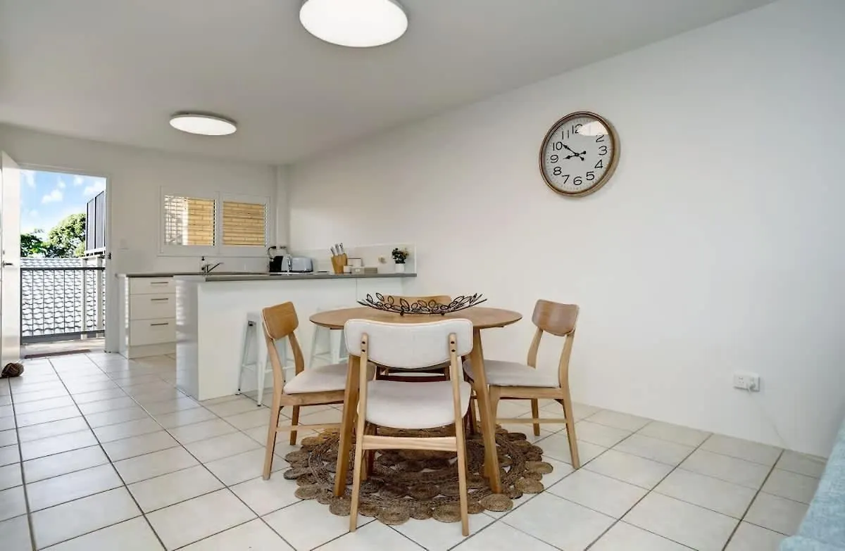Breezy Waterfront Sanctuary In Central Mooloolaba