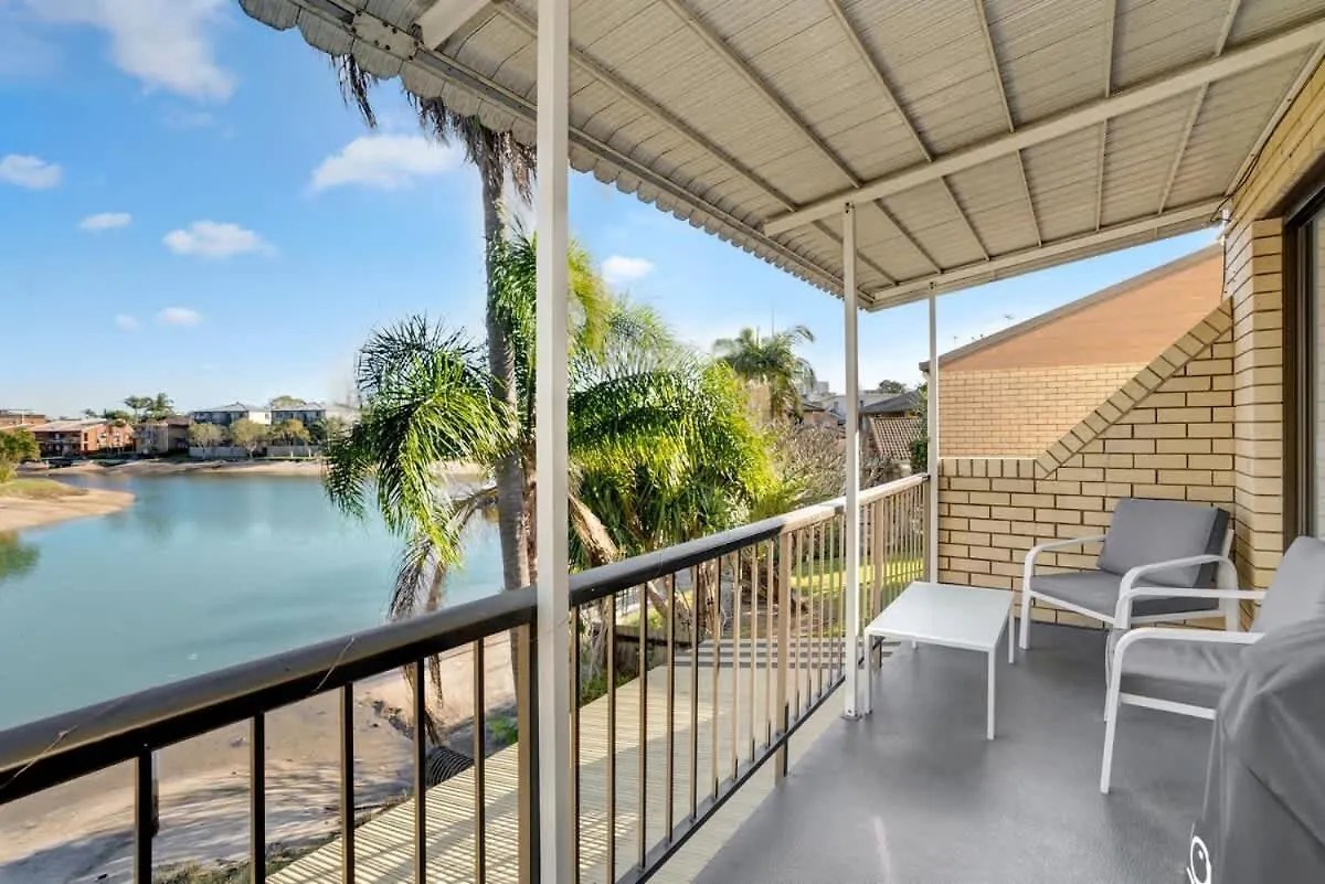 Apartment Breezy Waterfront Sanctuary In Central Mooloolaba
